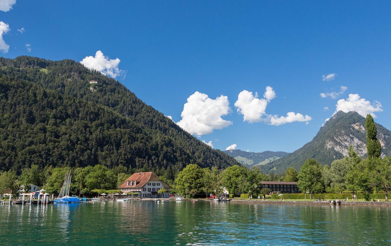 Neuhaus Golf- & Strandhotel Unterseen Exteriör bild